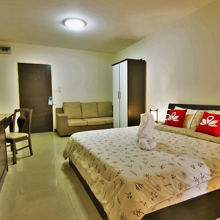 Zen Rooms Sukhumvit 81 Bangkok Exteriör bild