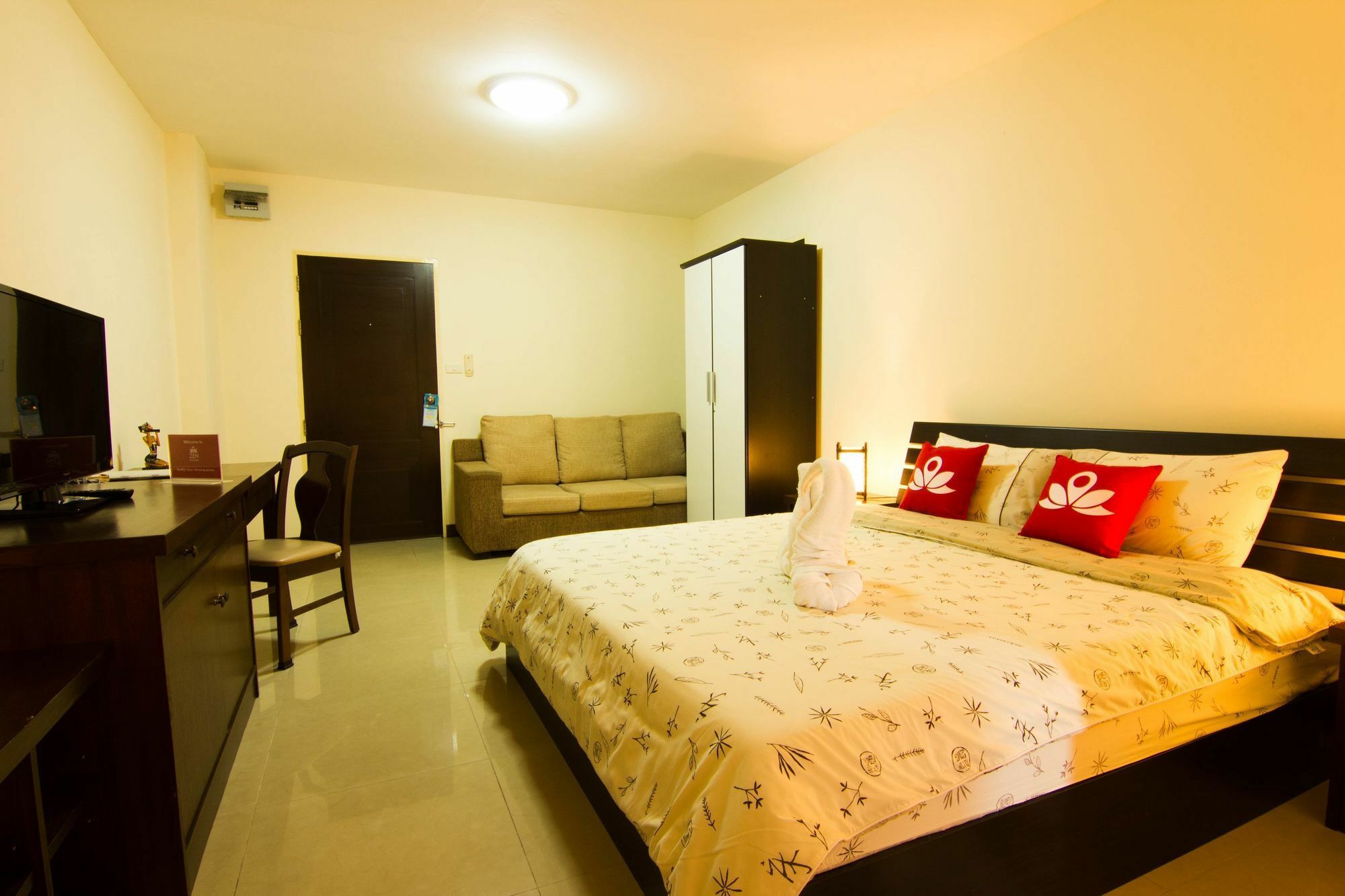Zen Rooms Sukhumvit 81 Bangkok Exteriör bild